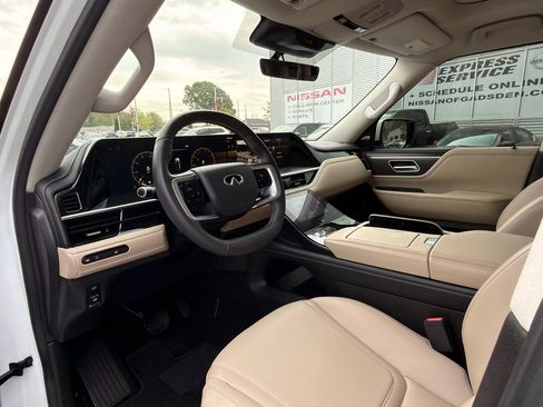 Used 2025 INFINITI QX80 Pure image 11