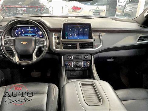 Used 2023 Chevrolet Suburban LT w/ LT Signature Package image 9