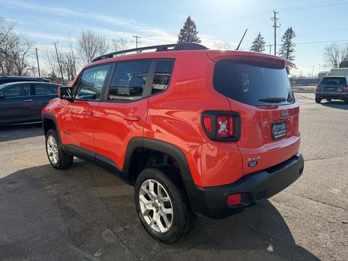 Used 2015 Jeep Renegade Latitude w/ Popular Equipment Group image 5