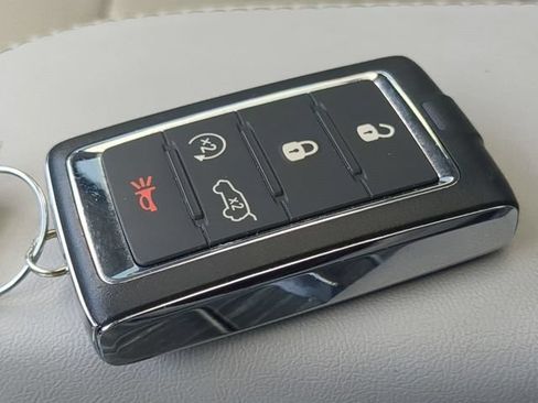 Used 2023 Jeep Wagoneer L Series II w/ Premium Group I AWD/4WD image 34