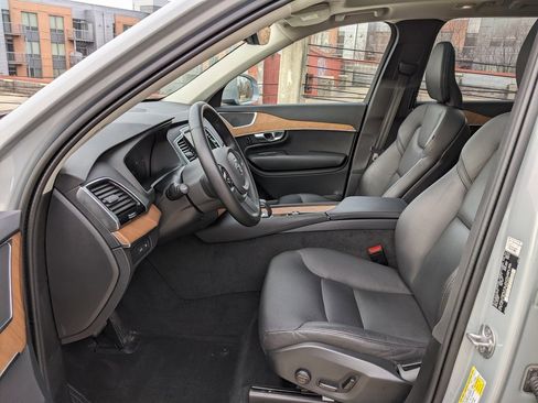 Certified 2024 Volvo XC90 T8 Plus w/ Protection Package Premier image 11