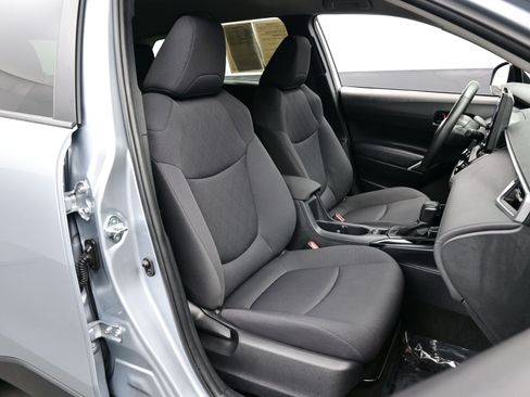 Used 2024 Toyota Corolla Cross LE image 14