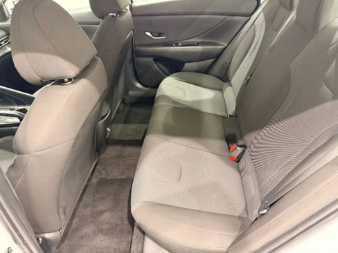 Used 2024 Hyundai Elantra SE FWD image 21