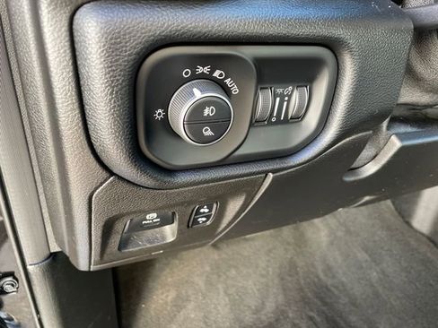 Used 2019 RAM 1500 Big Horn image 27