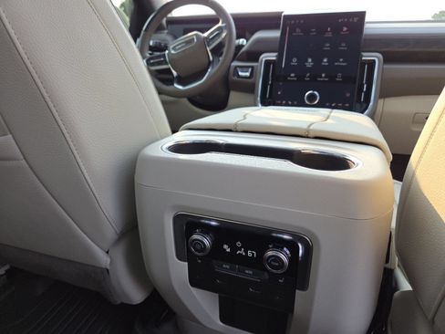 New 2026 GMC Yukon XL Denali w/ Denali Reserve Package AWD/4WD image 24