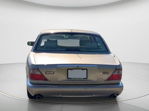 Used 2001 Jaguar XJ Vanden Plas image 4