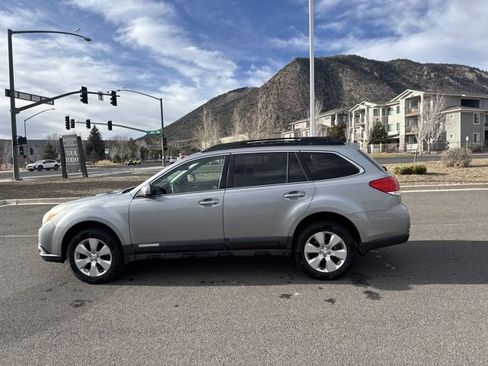 Used 2011 Subaru Outback 2.5i Limited image 6