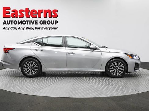 Used 2023 Nissan Altima 2.5 SV image 4