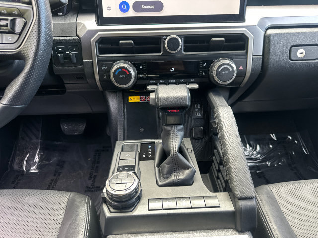 Certified 2025 Toyota 4Runner TRD Off-Road Premium w/ Tow Technology Package AWD/4WD image 29
