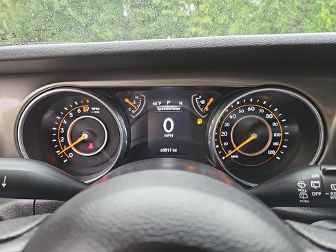 Used 2018 Jeep Wrangler Unlimited Sport image 25