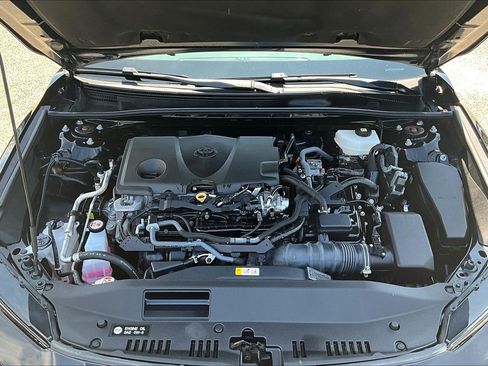 Used 2025 Toyota Camry SE FWD image 9