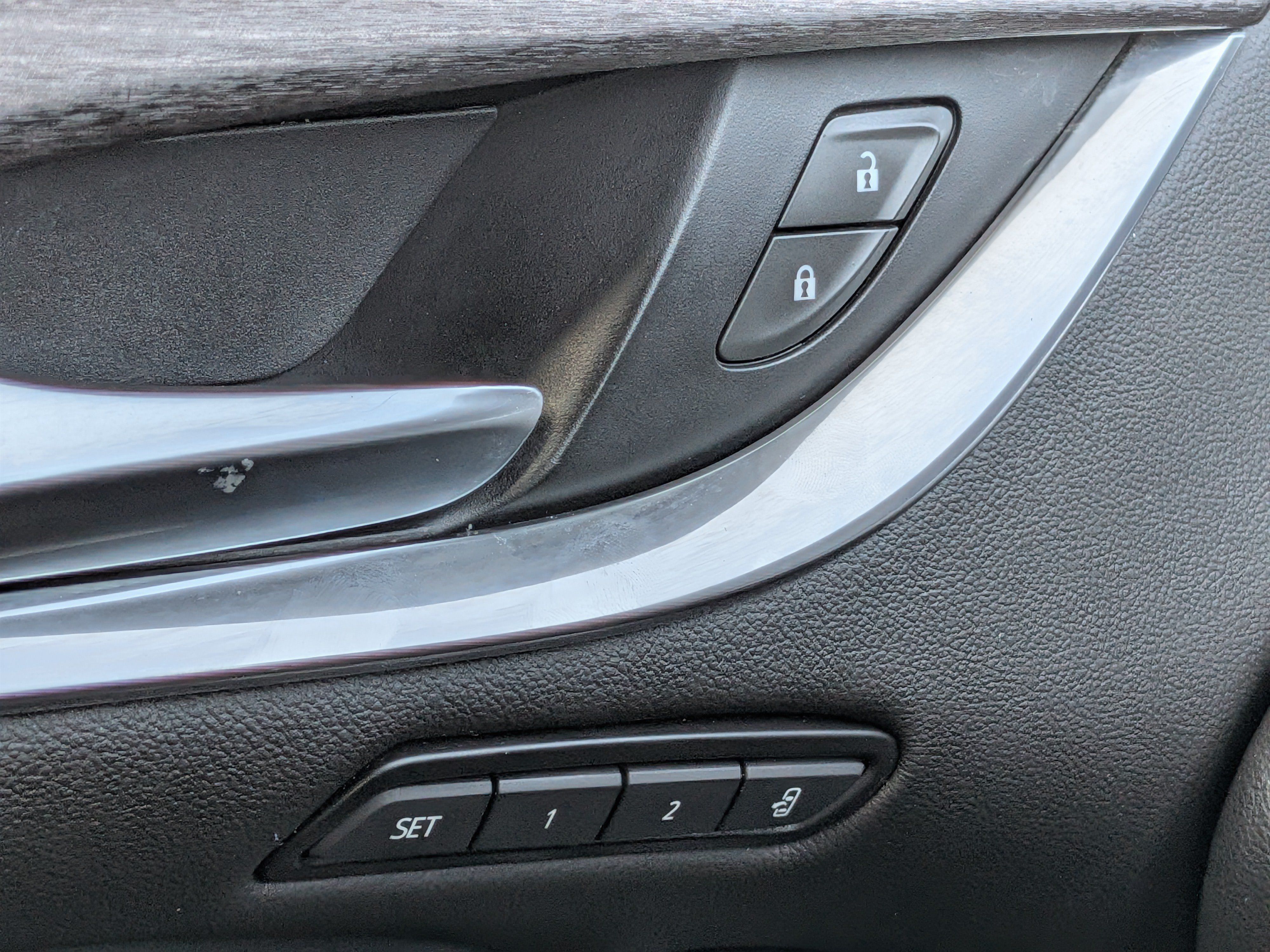 Certified 2023 Buick Enclave Avenir w/ Avenir Technology Package FWD image 24