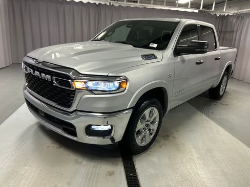 New 2026 RAM 1500 4x4 Crew Cab image 3