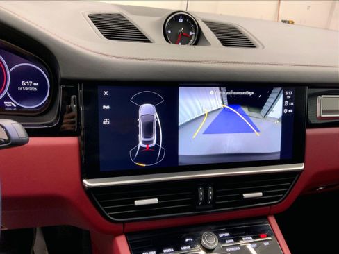 Used 2022 Porsche Cayenne Coupe image 25