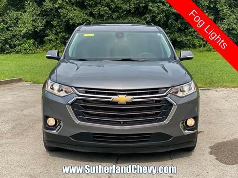 Used 2020 Chevrolet Traverse LT w/ LT Premium Package FWD image 2