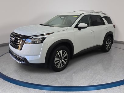 New 2025 Nissan Pathfinder SL w/ Black Appearance Package