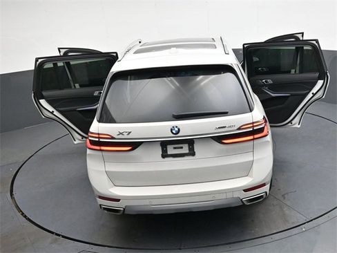 Used 2025 BMW X7 xDrive40i image 35