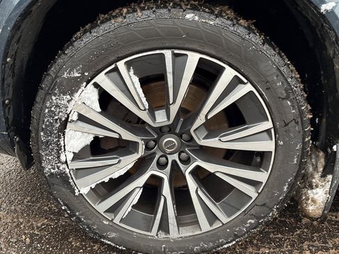 Used 2021 Volvo XC90 T6 Momentum w/ Advanced Package image 7