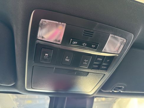 Used 2019 Toyota Tacoma TRD Off-Road image 34