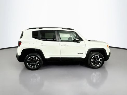 Used 2023 Jeep Renegade Latitude AWD/4WD image 8
