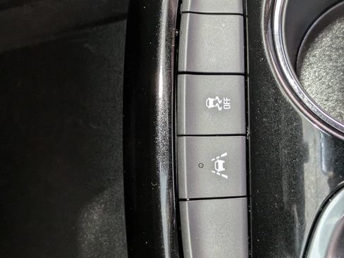 Used 2022 Buick Encore GX Select w/ Sport Touring Package FWD image 15