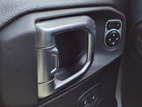 Used 2019 Jeep Wrangler Unlimited Rubicon image 24