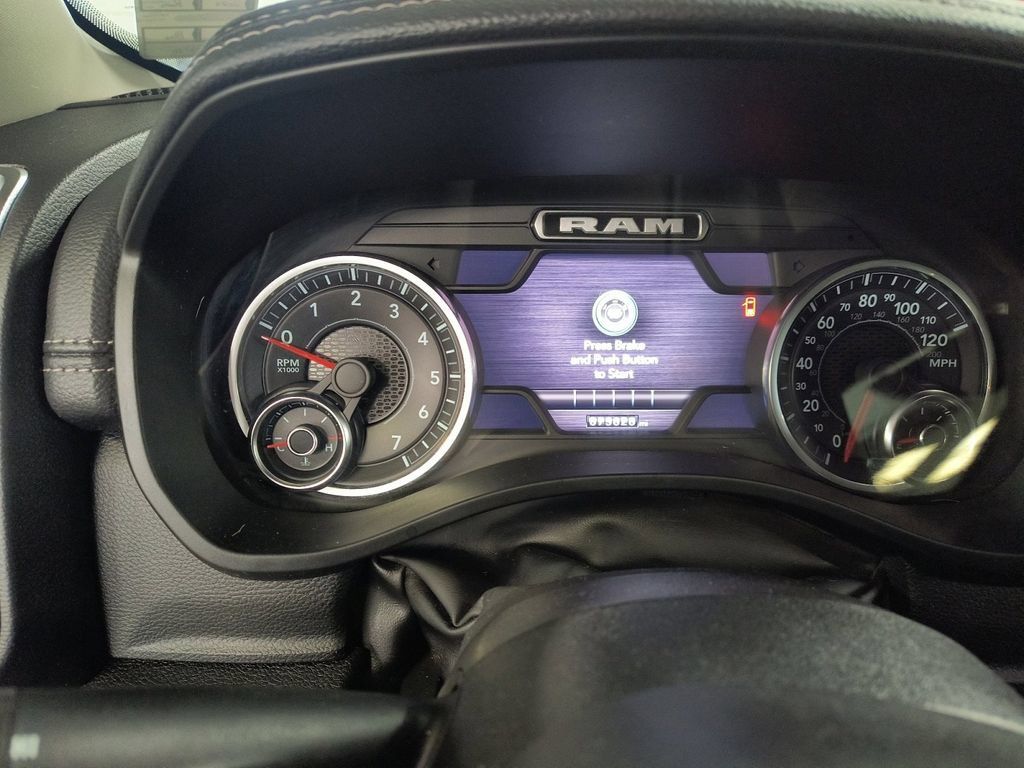 Used 2022 RAM 1500 Laramie AWD/4WD image 14