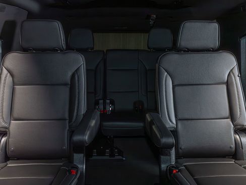 Used 2025 GMC Yukon XL Denali w/ Denali Reserve Package image 25