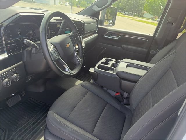 Used 2025 Chevrolet Silverado 2500 LT w/ Convenience Package AWD/4WD image 16
