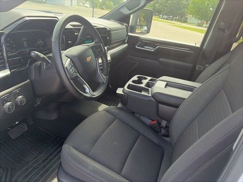 Used 2025 Chevrolet Silverado 2500 LT w/ Convenience Package AWD/4WD image 16