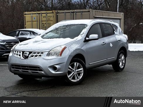 Used 2013 Nissan Rogue SV image 1