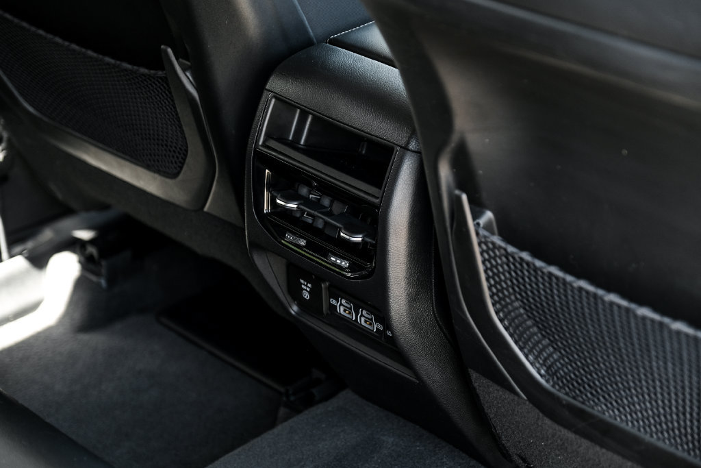 Used 2022 Jeep Grand Cherokee Limited RWD image 48