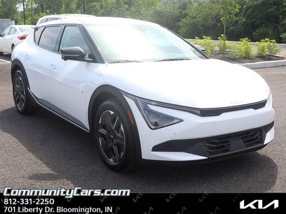 New 2025 Kia EV6 Light w/ Light LR Technology Package