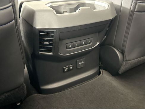 Used 2023 Toyota Tundra Platinum AWD/4WD image 40