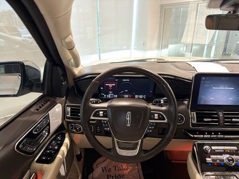 Used 2019 Lincoln Navigator Black Label image 16