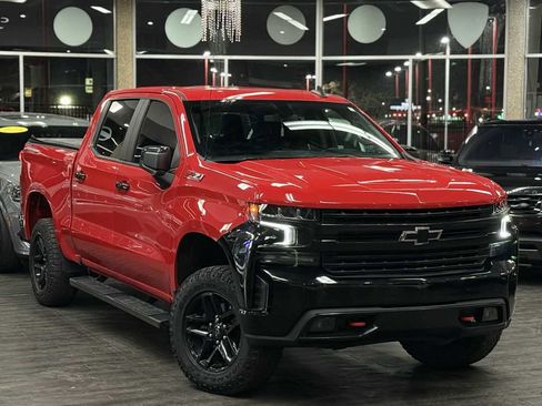 Used 2020 Chevrolet Silverado 1500 LT Trail Boss image 2