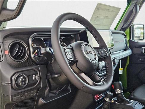 New 2025 Jeep Gladiator Rubicon w/ Convenience Group image 3