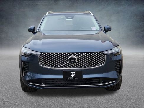 New 2025 Volvo XC90 B6 Plus w/ Protection Package Premier image 5