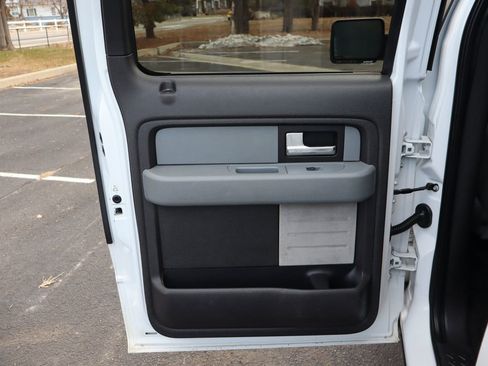 Used 2013 Ford F150 XLT w/ Mid Equipment Group image 24