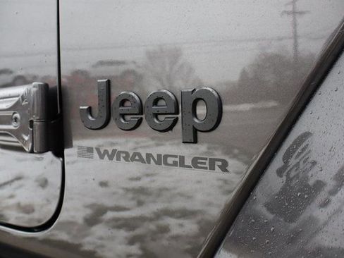 New 2026 Jeep Wrangler Unlimited Sahara AWD/4WD image 2