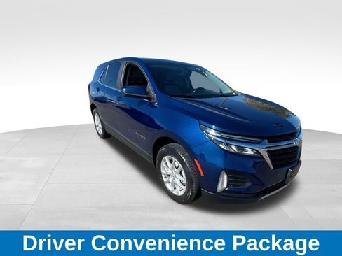Used 2022 Chevrolet Equinox LT w/ Driver Convenience Package image 3