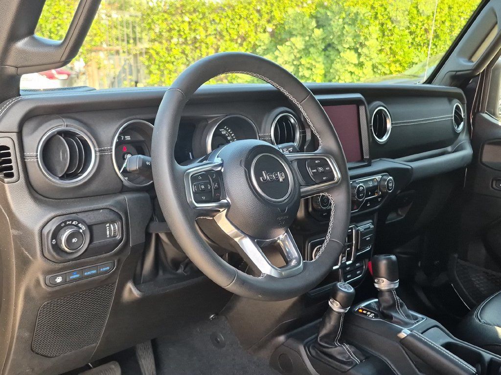 Used 2023 Jeep Wrangler Unlimited Sahara w/ Cold Weather Group AWD/4WD image 14