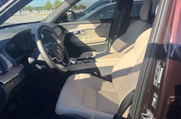 Used 2026 Volvo XC90 B5 Plus AWD/4WD image 4