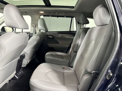 Used 2023 Toyota Highlander Platinum image 23