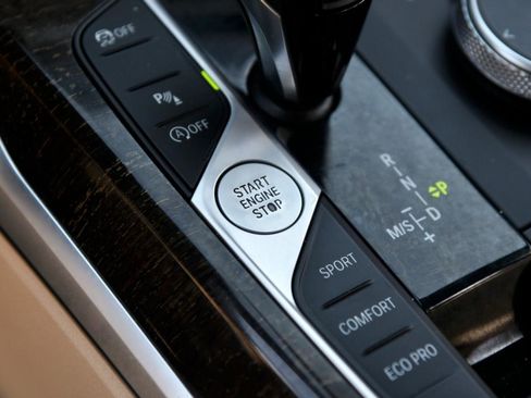 Used 2021 BMW 330i Sedan w/ Convenience Package image 28