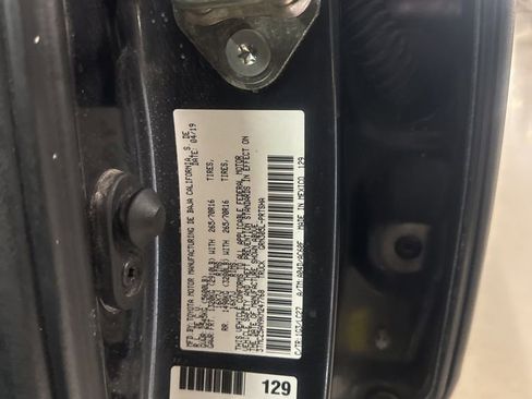 Used 2019 Toyota Tacoma TRD Off-Road image 6