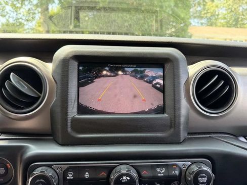 Used 2022 Jeep Wrangler Unlimited Sport AWD/4WD image 26