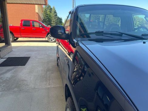 Used 2002 Ford F150 Lightning RWD image 17