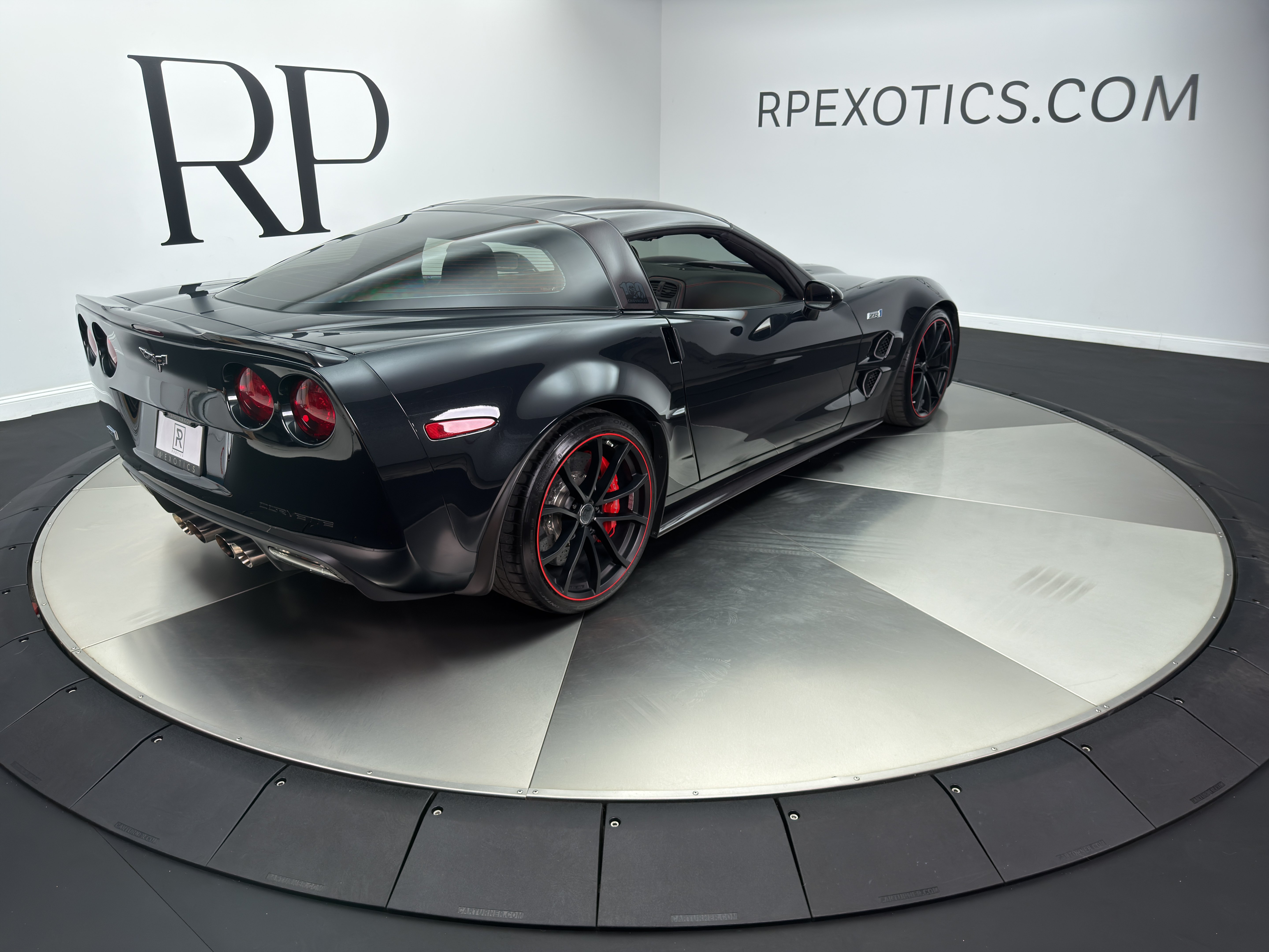 Used 2012 Chevrolet Corvette ZR1 w/ 3ZR Preferred Equipment Group RWD image 3
