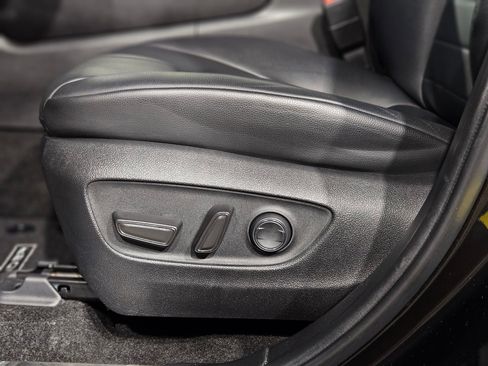 Used 2024 Toyota Highlander XLE image 23